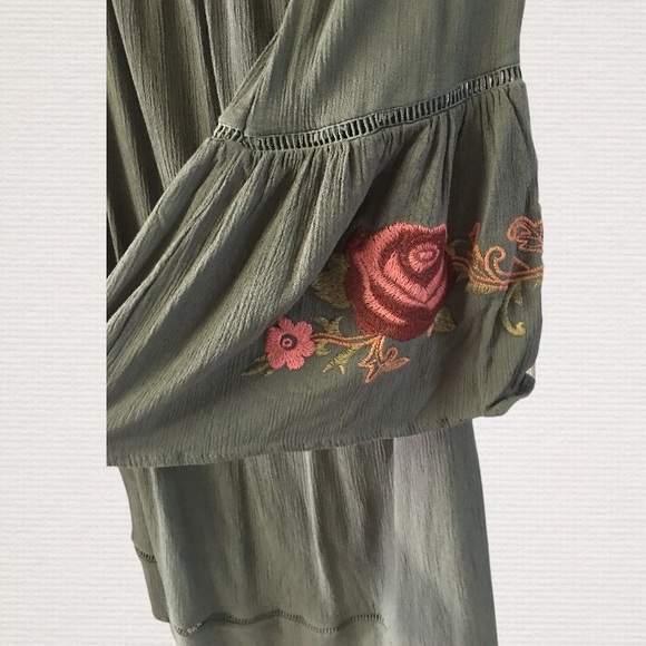 Knox Rose Green Embroidered Bell Sleeve Dress Size XS - Picture 5 of 7